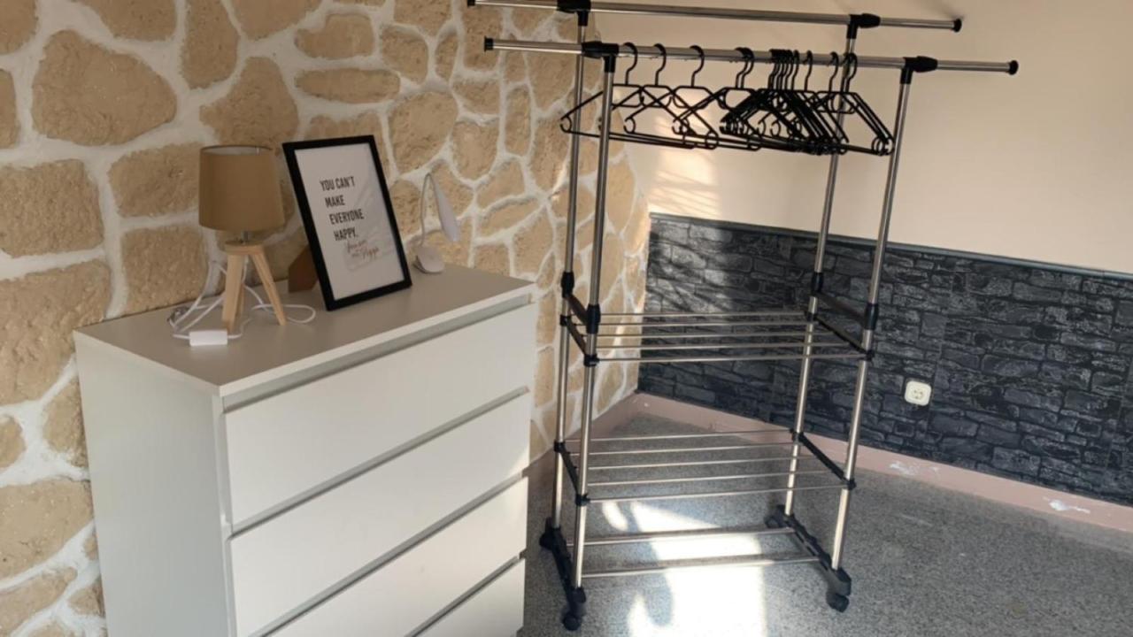Zimmer In Wohnung Monteure Apartment Kueche Modern Enger Exterior photo